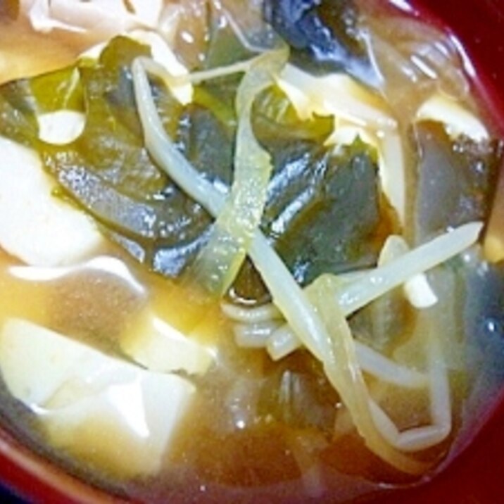 今日のお味噌汁 もやし わかめ 豆腐 玉ねぎ レシピ 作り方 By Megmako 楽天レシピ 今日のお味噌汁 もやし わかめ 豆腐 玉ねぎ レシピ 作り方 By Megmako 楽天レシピ